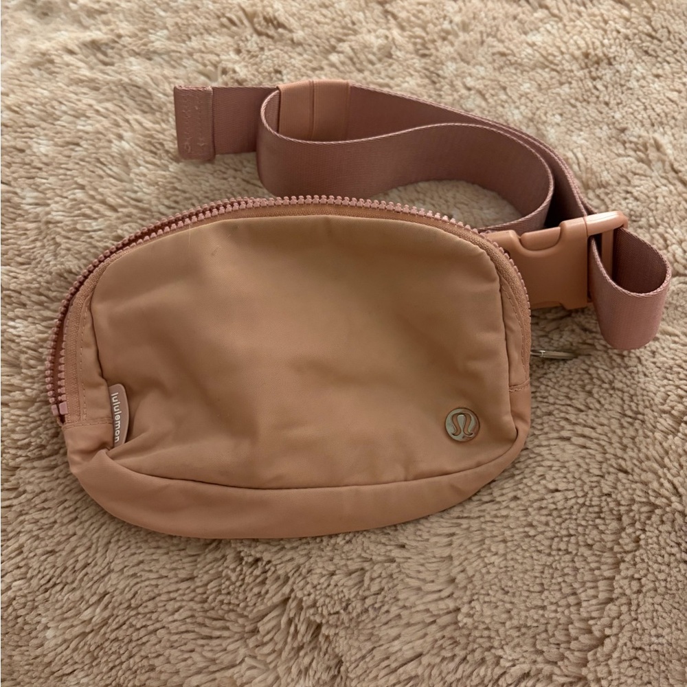 Lululemon Athletica Rose Belt Bag